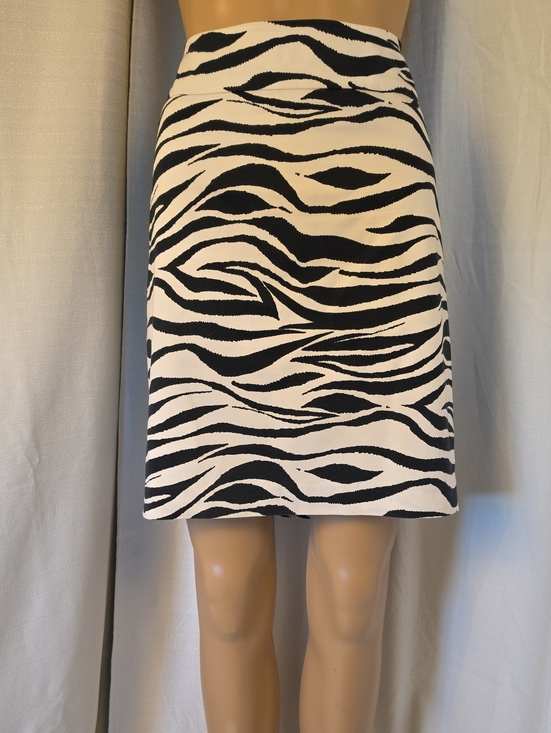 Focus 2000 Dresses & Skirts - Focus 2000 98% Cotton Black and White Zebra Print Mini Skirt Size 6